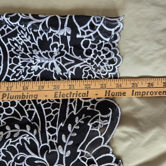 VTG IXE Black and White Embroidered Skirt - Picture 5 of 5